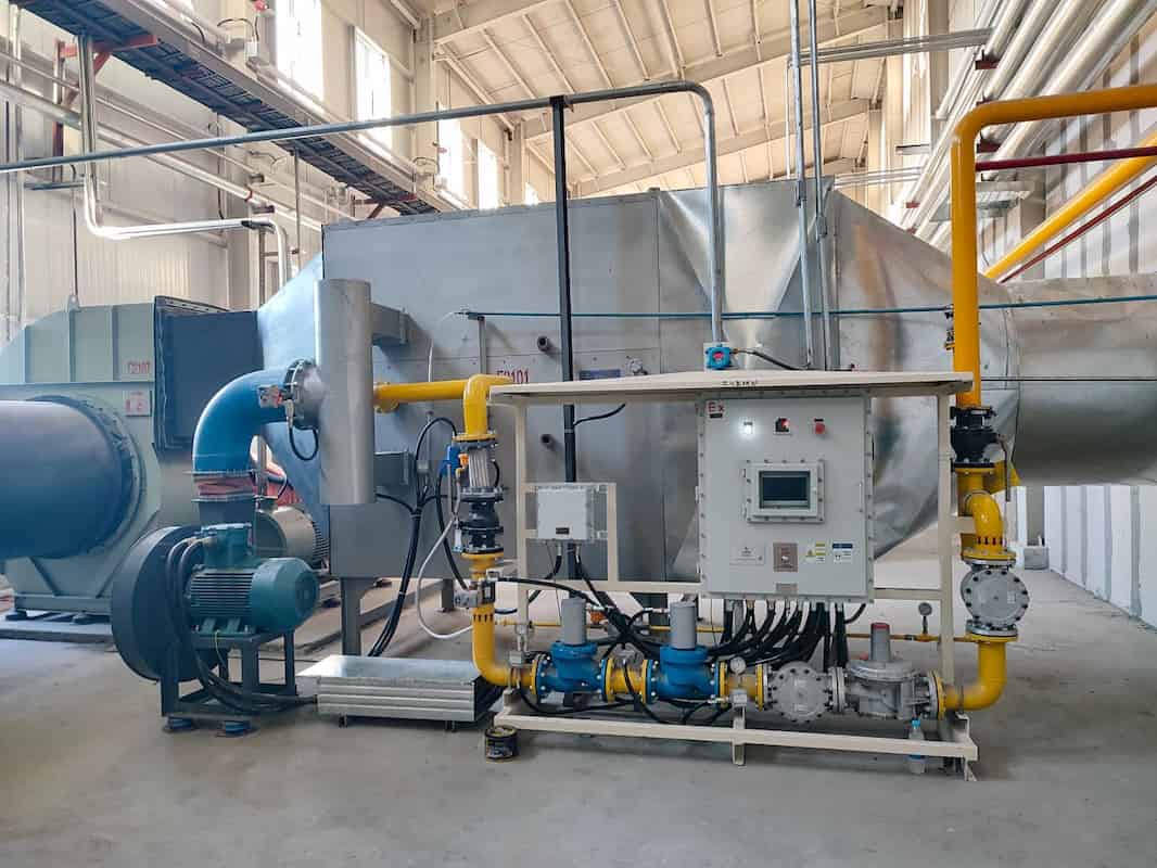 源头厂家：热风炉在流化床中的应用，为何说它是高效干燥与反应的“灵魂”？